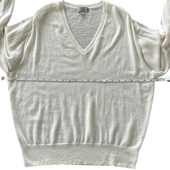 J. Crew Cashmere Relaxed V-neck Sweater in Heather Muslin Size Medium - Picture 6 of 7